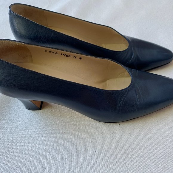Silva Fiorentina Vintage Navy Blue Almond Toe Pumps, Size 7 - Picture 2 of 7